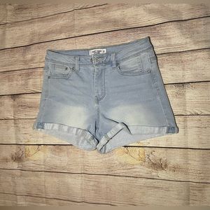 🩵Almost Famous Midrise Shorts🩵